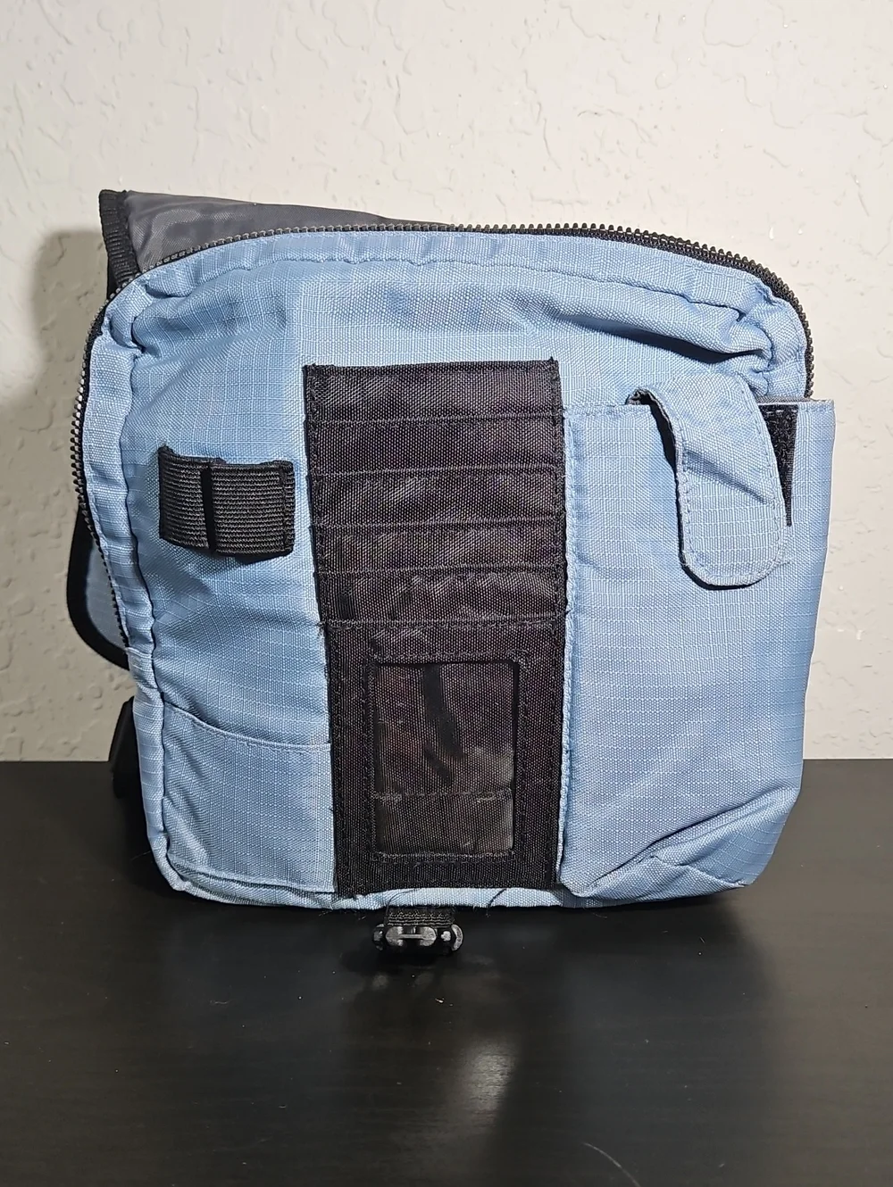 Eddie Bauer Travel Gear Light Blue/Black Crossbody Bag
